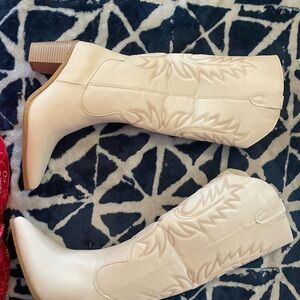 Elila Cream Heeled Western Boots